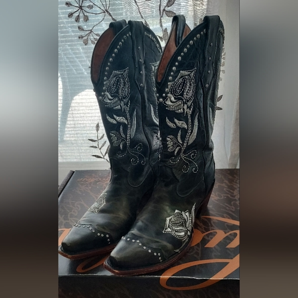Women's boots